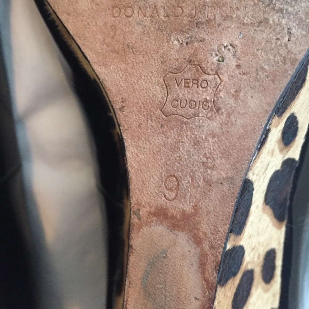 Donald J Pliner Peep toe calf hair pumps - Size 9 - Picture 7 of 7